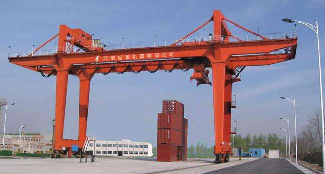 軌道式集裝箱門(mén)式起重機(jī)改造后有哪些優(yōu)勢(shì)？
